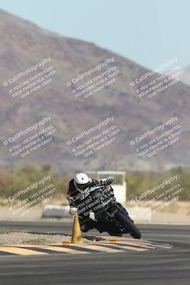 media/Oct-30-2025-Racers Edge (Thu) [[dabbdaf680]]/3-B Group/Session 2 (Turn 14)/